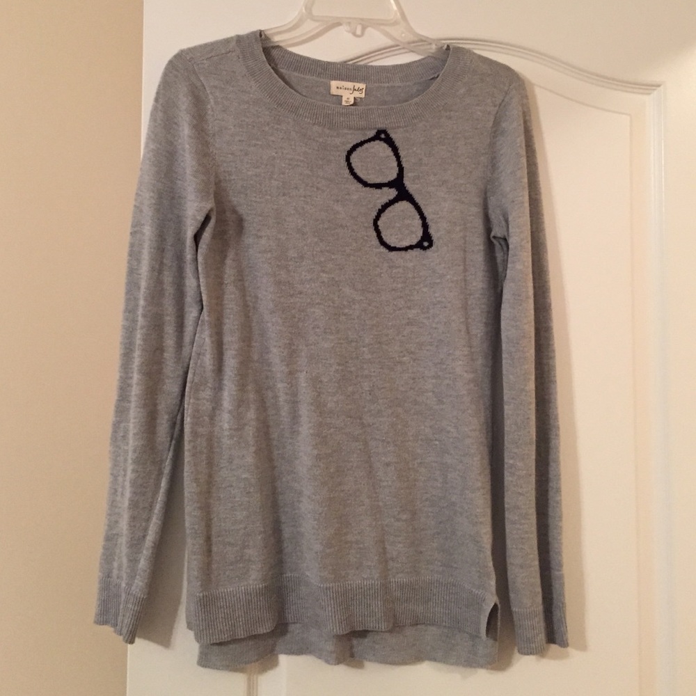 Super cute grey sweater